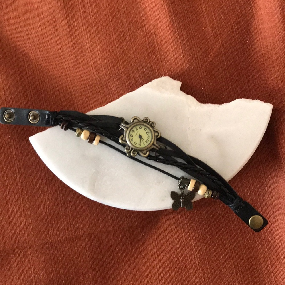 Black leather vintage watch